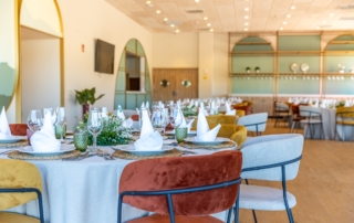 Salón preparado para celebrar comunión en Alcalá de los Gazules 