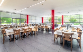 Restaurante ubicado en el área de servicio Abades Lodares en Autovía A2, Soria