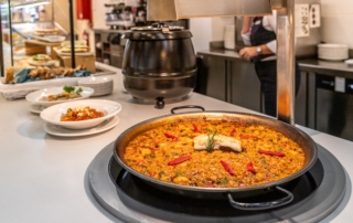 Paella y guiso del día en el área de servicio Alcalá de los Gazules 