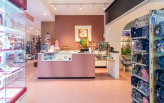 Tienda en área de servicio de Loja