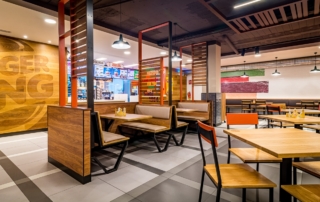 Imagen del interior del restaurante Burger King en Guadix