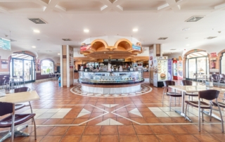 zona de cafetería en la Autovía A92 a la altura de Guadix, Granada