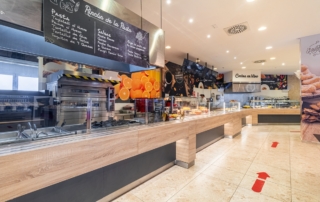 Zona de preparación de pasta en el área de servicio Abades Manzanil